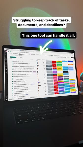 ClickUp: Aufgaben und Termine auf einem Laptop